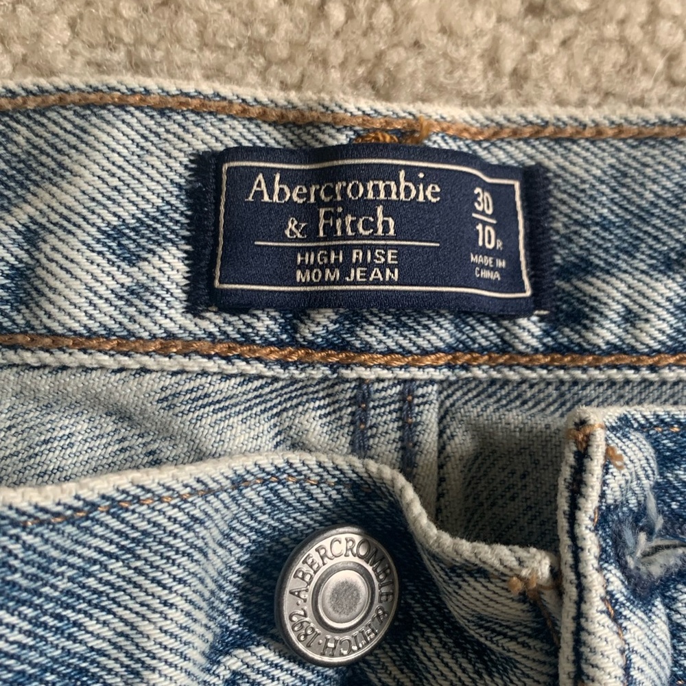 Abercrombie & Fitch Acid Wash Mom Jeans